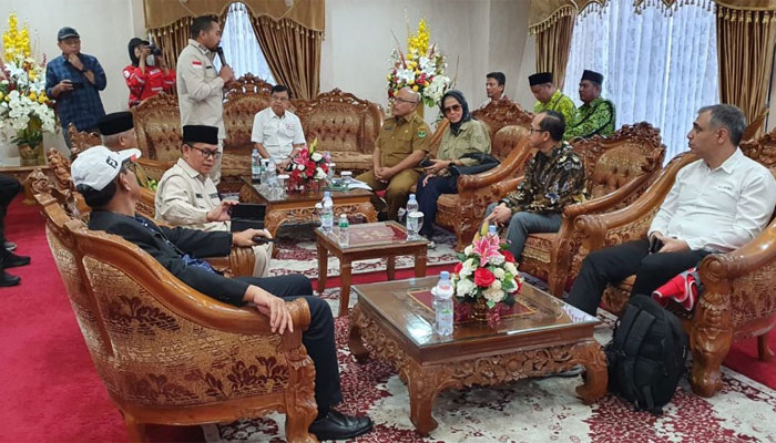 Ketua Umum PMI, Jusuf Kalla berkunjung ke Sumbar untuk meninjau sejumlah lokasi banjir bandang