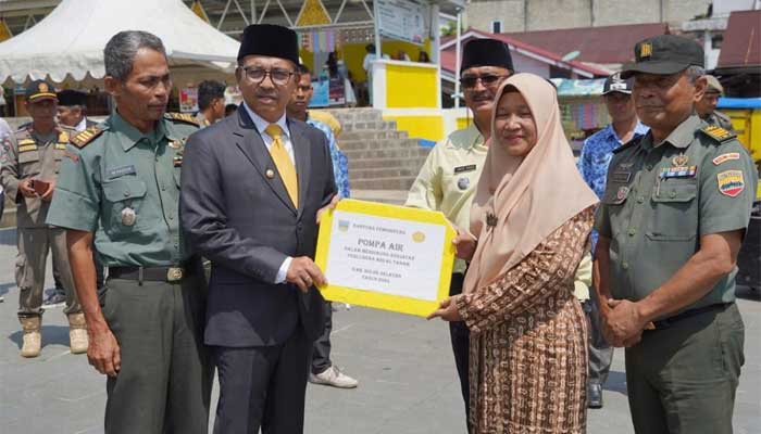 Pemkab Solsel Salurkan Bantuan Beras di Lubuk Gadang dan Lubuk Gadang Utara 1 Pemkab Solsel Salurkan Bantuan Beras di Lubuk Gadang dan Lubuk Gadang Utara