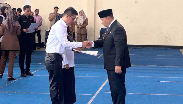 Bupati Agam, Andri Warman serahkan surat keputusan pengangkatan PPPK Formasi Tahun 2023