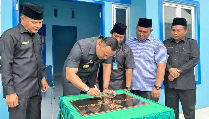 Bupati Benny Dwifa Resmikan Kantor PDAM Tirta Sanjung Buana Unit 2 di Nagari Sijunjung