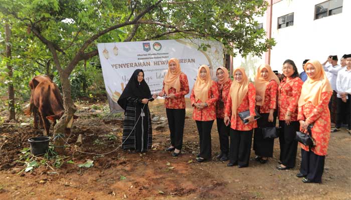 DWP Kemendagri Serahkan Hewan Kurban di Ponpes Al Mujtahiddin Cibinong Bogor 1 DWP Kemendagri Serahkan Hewan Kurban di Ponpes Al Mujtahiddin Cibinong Bogor