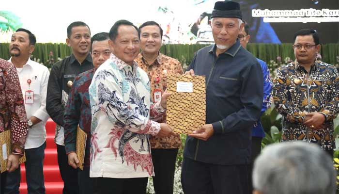 Gubernur Sumbar, Mahyeldi terima nota kesepahaman Program Cetak Sawah Rakyat dari Mendagri Muhammad Tito Karnavian