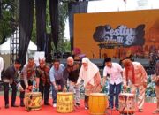 Anggota DPRD Sumbar, Hidayat Gelar Festival Multi Etnis di Taman Melati Padang