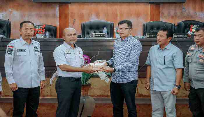 Pemkab Solok Hantarkan Ranperda Pertanggungjawaban Pelaksanaan APBD 2023 1 Pemkab Solok Hantarkan Ranperda Pertanggungjawaban Pelaksanaan APBD 2023