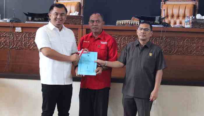 Bupati Dharmasraya Sampaikan Penjelasan tentang Ranperda Pertanggungjawaban APBD 2023 ke DPRD 1 Bupati Dharmasraya Sampaikan Penjelasan tentang Ranperda Pertanggungjawaban APBD 2023