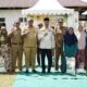 Wabup Solsel, Yulian Efi usai penyerahan bantuan beras pemerintah kepada KPM Nagari Lubuk Gadang Barat
