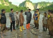 Salurkan Bantuan, Gubernur Mahyeldi: Sungai di Ngarai Sianok Segera Dinormalisasi