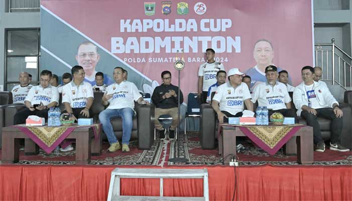Gubernur Mahyeldi Hadiri Pembukaan Kejuaraan Bulu Tangkis Kapolda Sumbar Cup 2024, Total Hadiah Rp 148 Juta