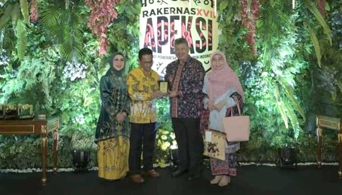 Rayakan Ultah ke-24, Wali Kota Solok Hadiri Gala Dinner Rakernas XXVII Apeksi 1 Wali Kota Solok Hadiri Gala Dinner Rakernas XXVII Apeksi