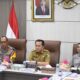 Pj. Gubernur Sumsel, Agus Fatoni memimpin Rakor Upaya Penyelesaian Permasalahan Kegiatan Ilegal Drilling dan Ilegal Refinery di Muba