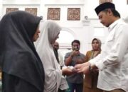 Pemko bersama Baznas Salurkan Zakat Program Bukittinggi Peduli Cerdas Makmur dan Sehat