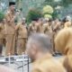 Wakil Bupati H. Yulian Efi dalam Apel Gabungan ASN di Halaman Kantor Bupati Solok Selatan