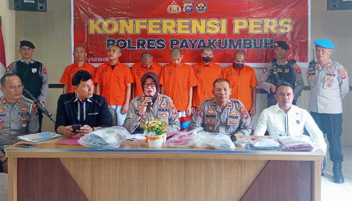 Kapolres Payakumbuh, AKBP Wahyuni Sri Lestari saat konferensi pers