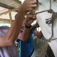 Petugas sedang monitoring kesehatan hewan kurban