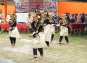 Atraksi Tari Piring di Acara KAN Nagari Payobasuang