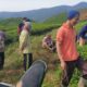 Warga Kayu Aro gotong royong membersihkan saluran air bersih