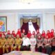 Bupati Epyardi Asda Lepas Kader PKK Kabupaten Solok ke Jambore Tingkat Provinsi