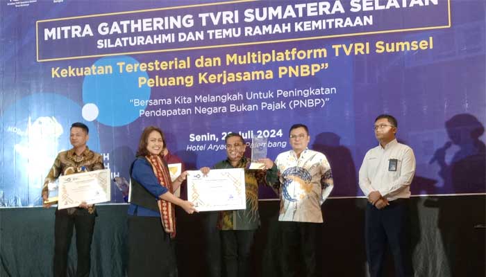 Dinkominfo Muba Raih Penghargaan TVRI Sumsel Award sebagai Mitra Terbaik Kerjasama PNBP 2024