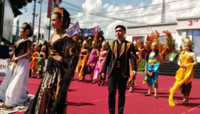 Pesona Blitar Ethnic National Carnival, Keindahan Budaya Nusantara dari Aceh hingga Papua