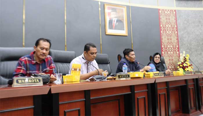Panggil Camat dan Lurah, Komisi I DPRD Kota Padang Tekankan Netralitas ASN di Pilkada 1 Komisi I DPRD Kota Padang