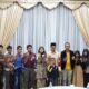 Bupati Limapuluh Kota, Safaruddin saat menerima para siswa berprestasi utusan Sumbar ke tingkat nasional