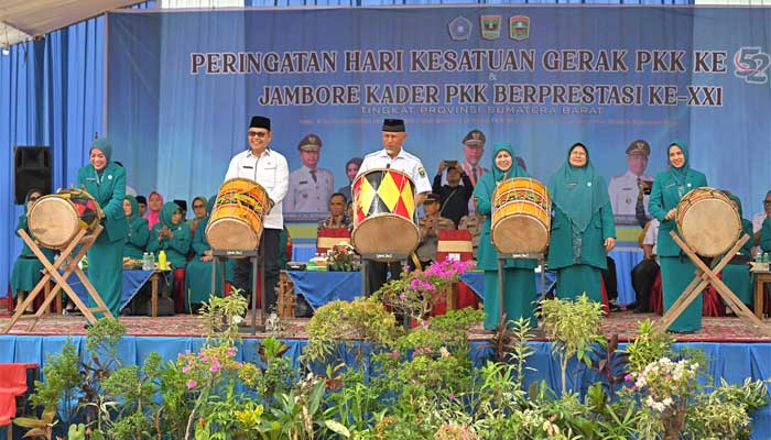 Pembukaan Jambore Kader PKK Berprestasi XXI dan HKG-PKK ke-52 di Alahan Panjang