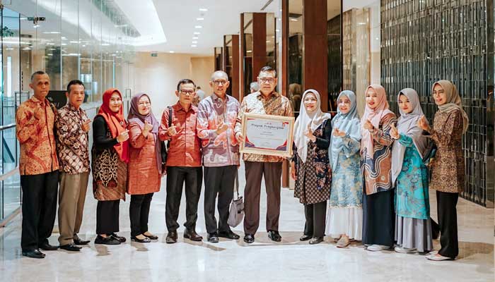 Satu-satunya Kabupaten di Indonesia, Pemkab Solok Raih Apresiasi Kampung Keluarga Berkualitas 1 Pemkab Solok Raih Apresiasi Kampung Keluarga Berkualitas