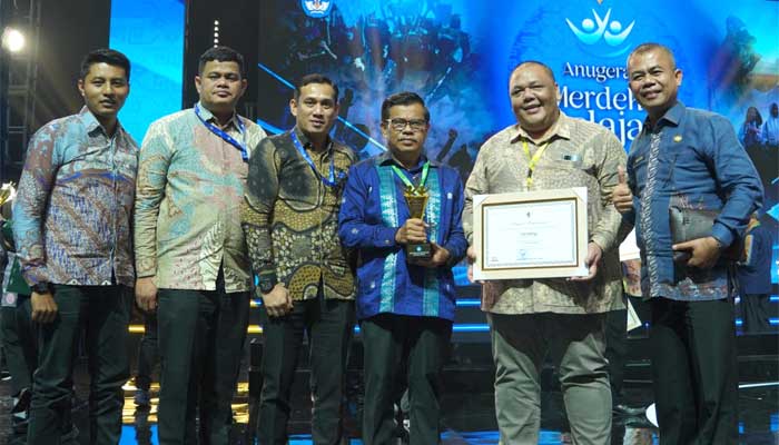 Pemko Bukittinggi Terima Penghargaan Anugerah Merdeka Belajar 2024