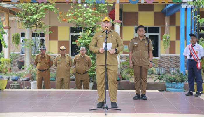 Plh Sekdakab Asahan, H Zainal Aripin Sinaga Jadi Pembina Apel di SMP Negeri I Kisaran