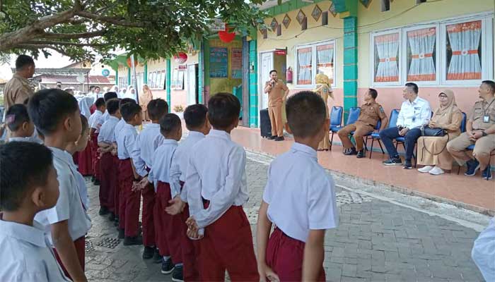 Pj Walikota Sawahlunto Motivasi Pelajar SD 10 Tanah Lapang Gemar Menabung 1 Pj Walikota Sawahlunto Motivasi Pelajar SD 10 Tanah Lapang Gemar Menabung