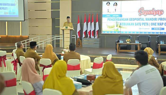 Gubernur Sumbar Minta Seluruh OPD Maksimalkan Penggunaan Geoportal Mandiri 1 Gubernur Mahyeldi berikan arahan dalam Sosialisasi Pengembangan Geoportal Mandiri Provinsi Sumatera Barat