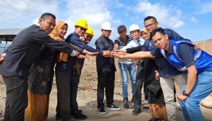 Peletakan batu pertama pembangunan Tempat Pengolahan Sampah Terpadu (TPST) sistem termal dengan teknologi pirolisis di kawasan Kantor Dinas Lingkungan Hidup Kota Bukittinggi