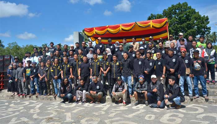 Bupati Sijunjung Hadiri Taragak Basuo Scooter Sumatera Barat 1 Taragak Basuo Scooter Sumatera Barat (TBSS) ke-29 di Ruang Terbuka Hijau (RTH) Muaro Sijunjung