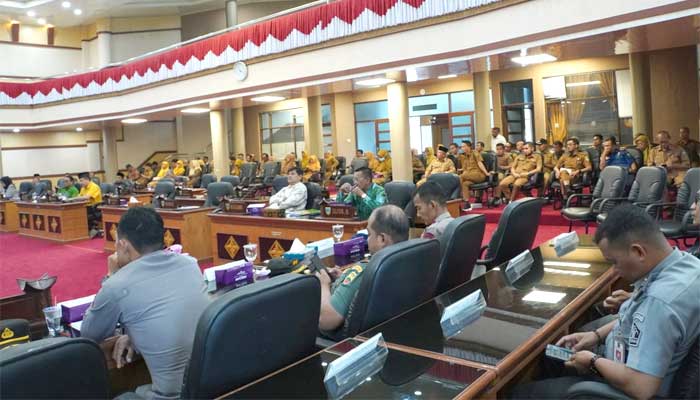Suasan Rapat Paripurna DPRD Kota Padang Panjang terkait penyampaian jawaban Wali Kota terdadap pemandangan umum fraksi atas Rapernda RPJPD 2024-2045