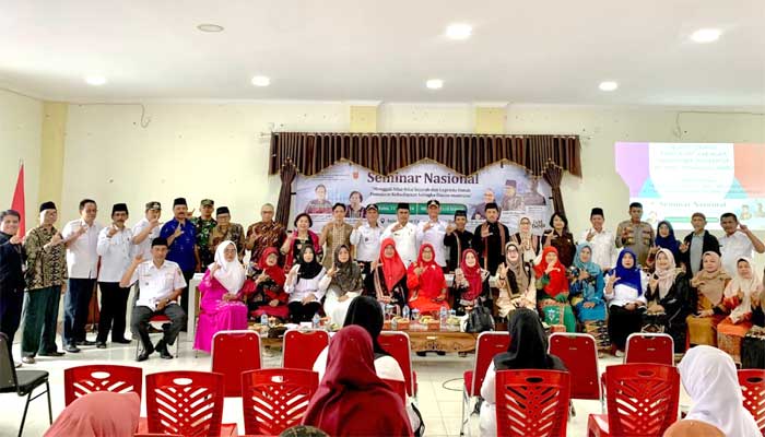 Seminar Menggali Nilai-Nilai Sejarah dan Legenda untuk Pemajuan Kebudayaan Salingka Danau Maninjau di aula kantor Camat Tanjung Raya, Kabupaten Agam,