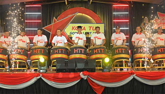 Gubernur Mahyeldi Apresiasi Bazar Merah Putih HTT Padang