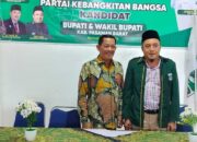 Ketua DPC PKB Pasaman Barat, Yulhendri Dt Putiah dan sekretaris, Merrijhon