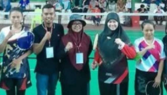 Dua Atlet Bulutangkis Solna Bukittinggi Raih Medali Emas di PESODA Sumbar
