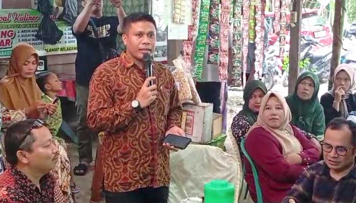 Jons Manedi, saat sosialisasi tahapan Pilkada 2024 di depan ratusan warga Tapanuli Bagian Selatan (Tabagsel) dan Mandailing
