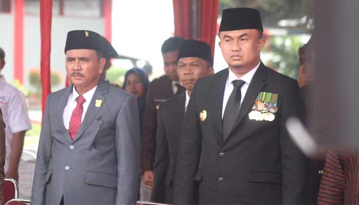 Ketua DPRD, Wigiono dampingi Bupati Sutan Riska dalam pemberian remisi bagi Warga Binaan Lapas Kelas III Dharmasraya