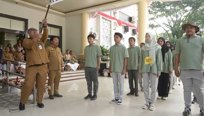 Sekretaris Daerah H. Syamsurizaldi buka lomba gerak jalan antar nagari se-Kabupaten Solok Selatan