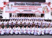Wako Zul Elfian Umar Kukuhkan Paskibra Kota Solok Tahun 2024
