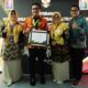 Pemkab Solsel terima Penghargaan UHC Award dari Kemenko PMK