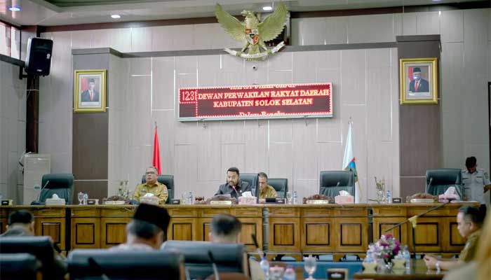 Rapat paripurna DPRD Kabupaten Solok Selatan