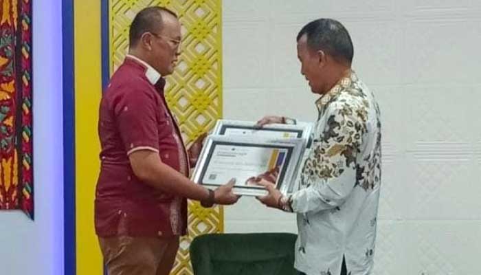 Pemko Bukittinggi terima penghargaan dari Kantor Pelayanan Perbendaharaan Negara