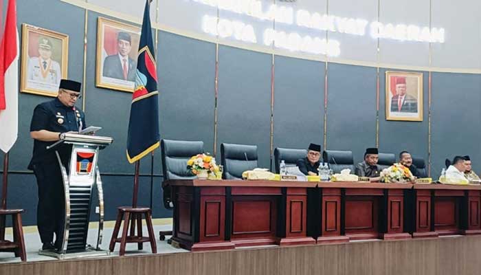 Pj Wako Andree Algamar Sampaikan Perubahan KUA PPAS 2024 ke DPRD Kota Padang