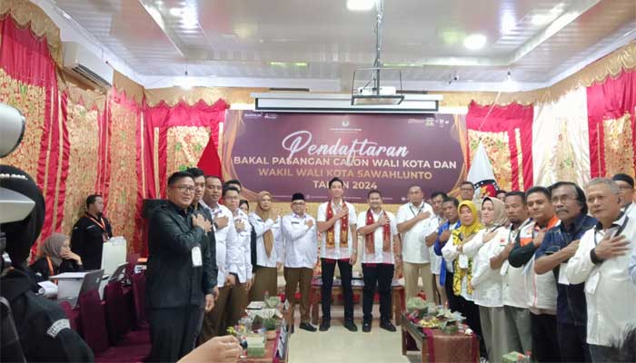 Pasangan Calon Walikota dan Wakil Walikota Sawahlunto Ryanda - Jefri Mendaftar di Hari Kedua