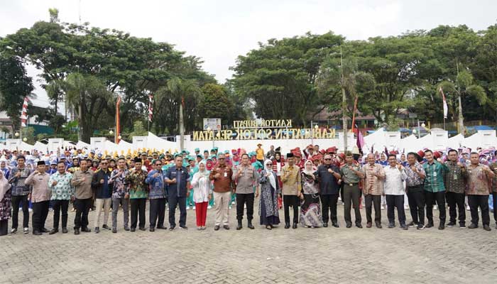 Rangkaian HUT RI ke-79 Tingkat Kabupaten Solok Selatan Resmi Dimulai 1 Pembukaan lomba drum band antar-sekolah se-Kabupaten Solok Selatan