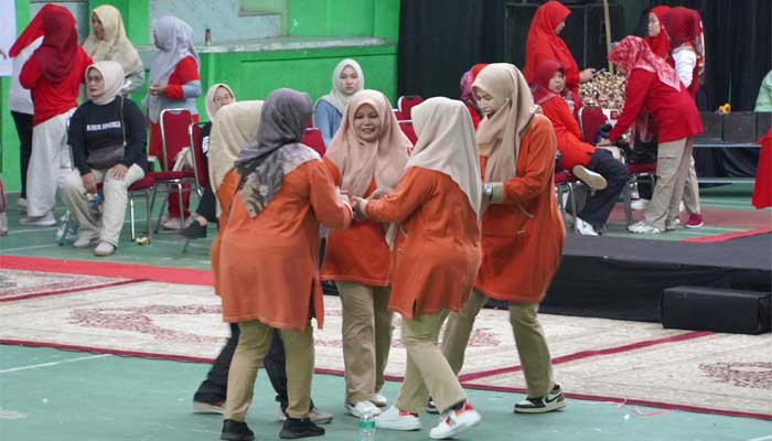 Lomba Outbound PKK Kelurahan di Festival merah Putih Kota Padang Panjang