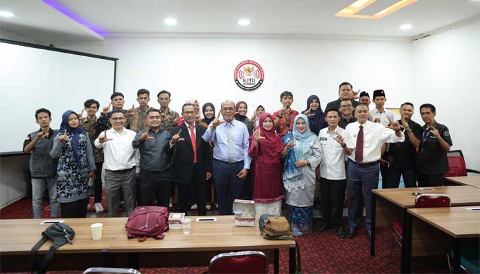 Ketua DPRD, Supardi dalam peringatan HUT RI ke-79 di Kantor KPID Sumbar